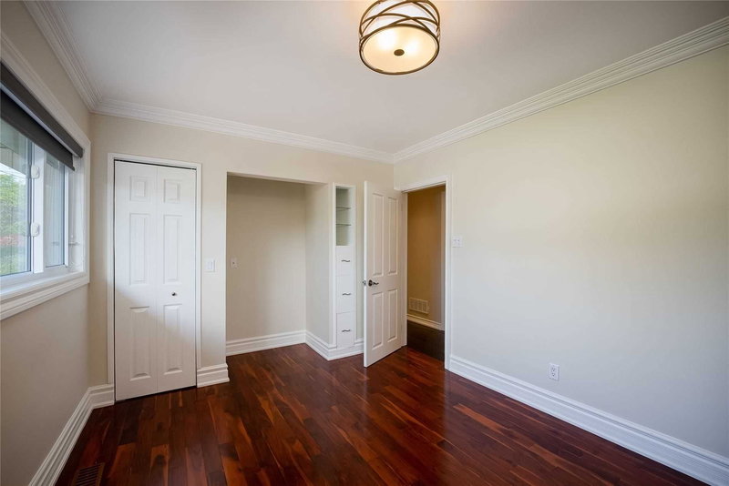 2176 Florian Rd, Mississauga, L5A2M4 | Image 3