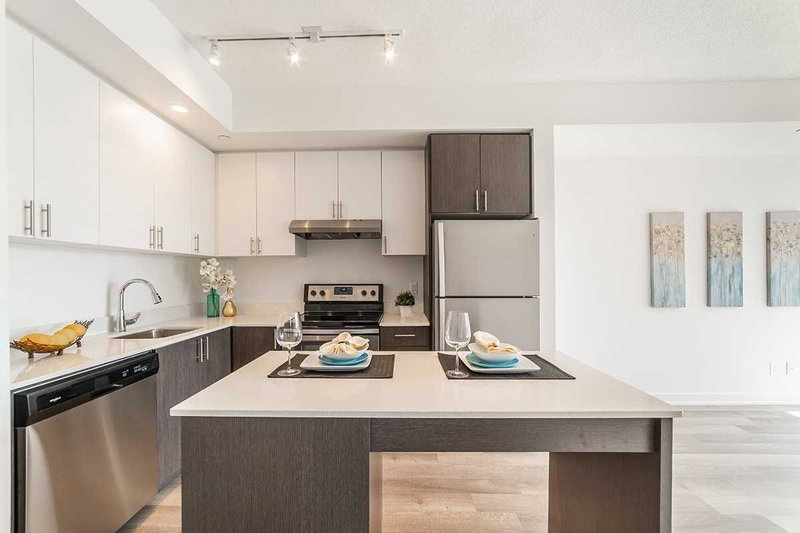 B401 - 5240 Dundas St, Burlington, L7L 0J6 | Image 2