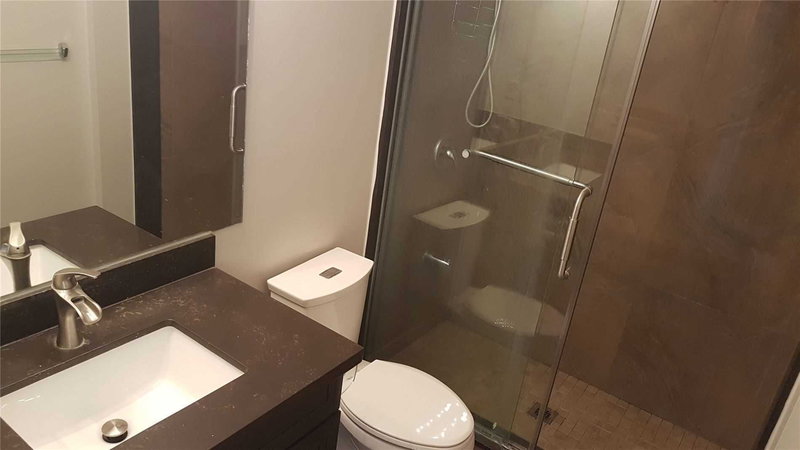 2623 Charlotte Crt, Mississauga, L5M5E6 | Image 2