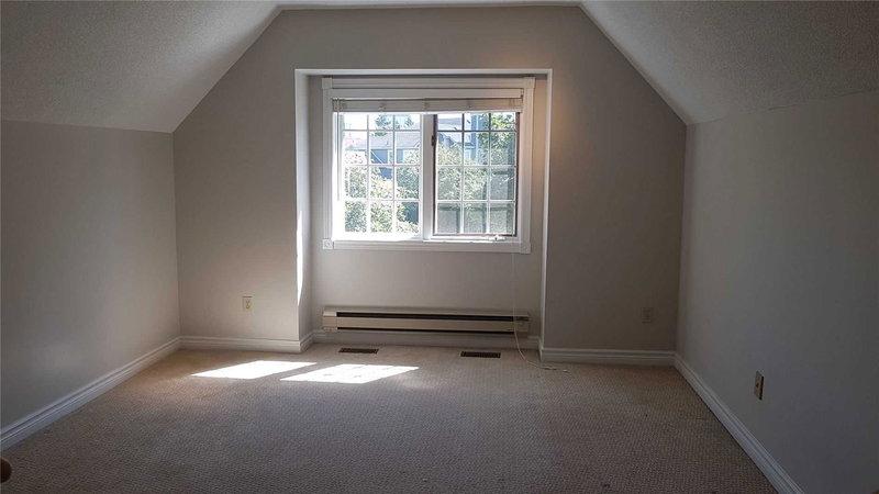 2623 Charlotte Crt, Mississauga, L5M5E6 | Image 3