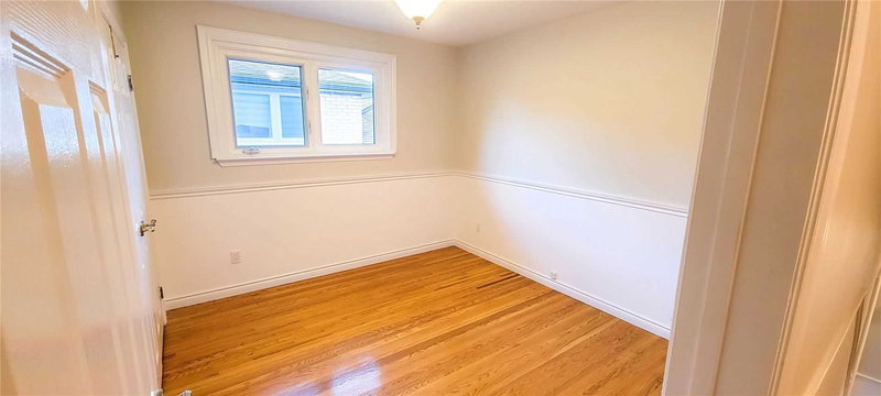 3601 Golden Orchard Dr, Mississauga, L4Y3H9 | Image 2