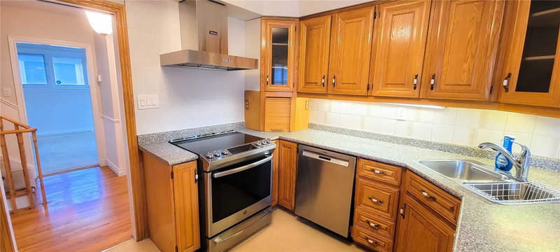 3601 Golden Orchard Dr, Mississauga, L4Y3H9 | Image 3