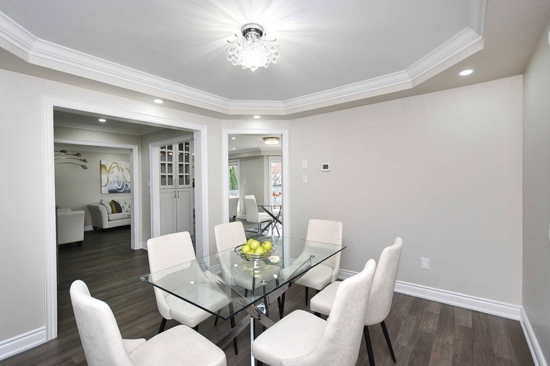 5122 Timber Mill Crt, Mississauga, L5V2B8 | Image 2