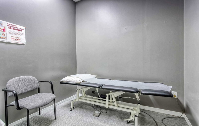 238 Queen St S, Mississauga, L5M1L5 | Image 3