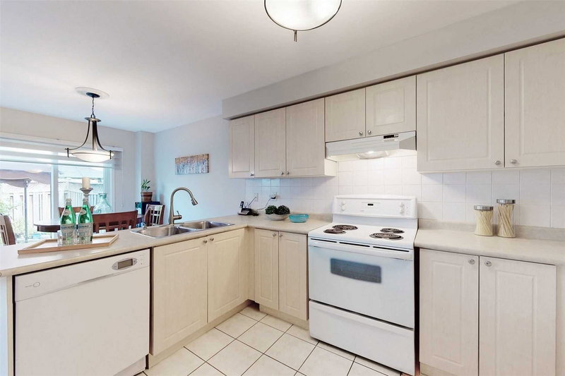 36 Ashmere Rd, Brampton, L7A1W9 | Image 3