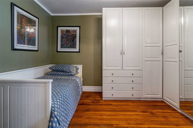 38 John St S, Mississauga, L5H 2E6 | Image 2