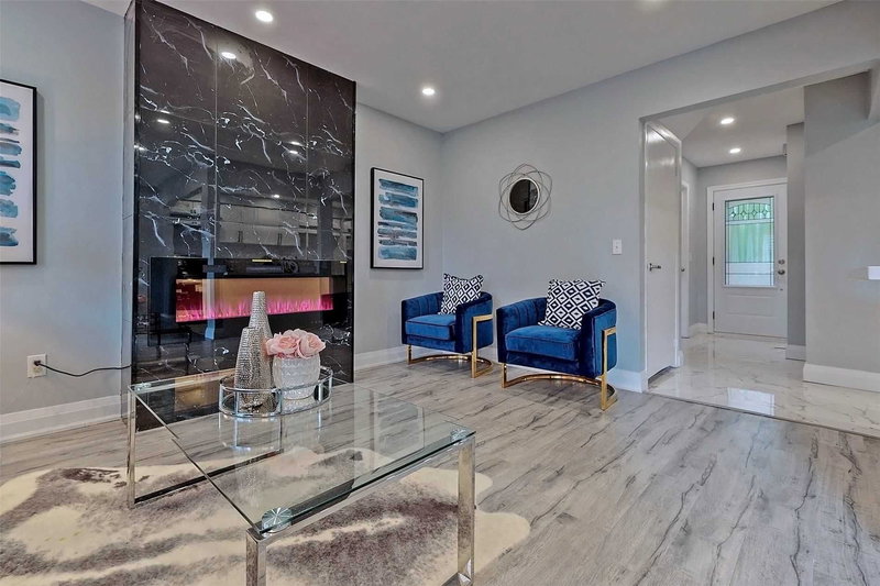 2442 Stefi Tr, Oakville, L6H 5Y4 | Image 3