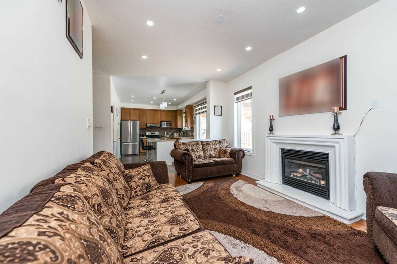 56 Iron Block Dr, Brampton, L7A0J1 | Image 2