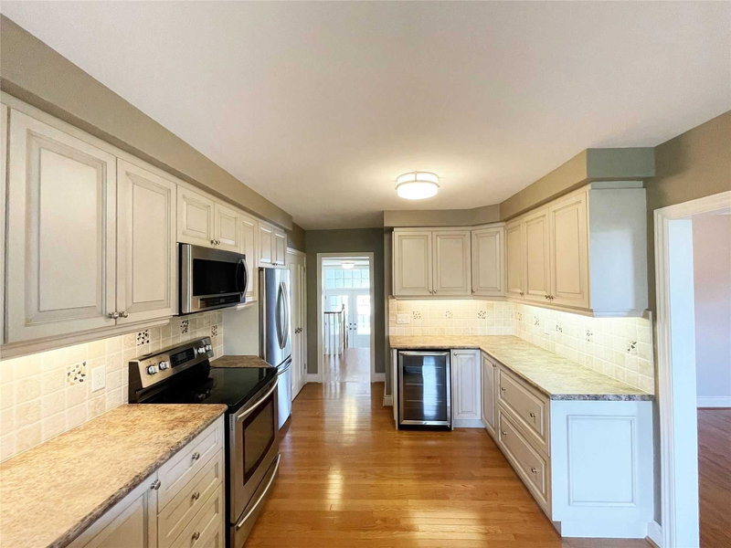 48 Carsbrooke Rd, Toronto, M9C3C5 | Image 2