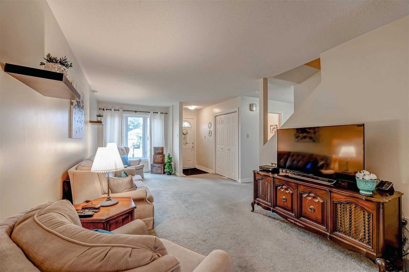 522 Roseheath Dr, Milton, L9T4V6 | Image 3