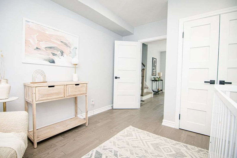 2117 Bridge Rd, Oakville, L6L2E8 | Image 3