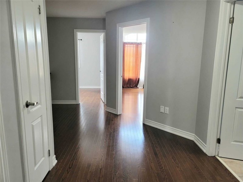 71 Skyvalley Dr, Brampton, L6P3B7 | Image 2