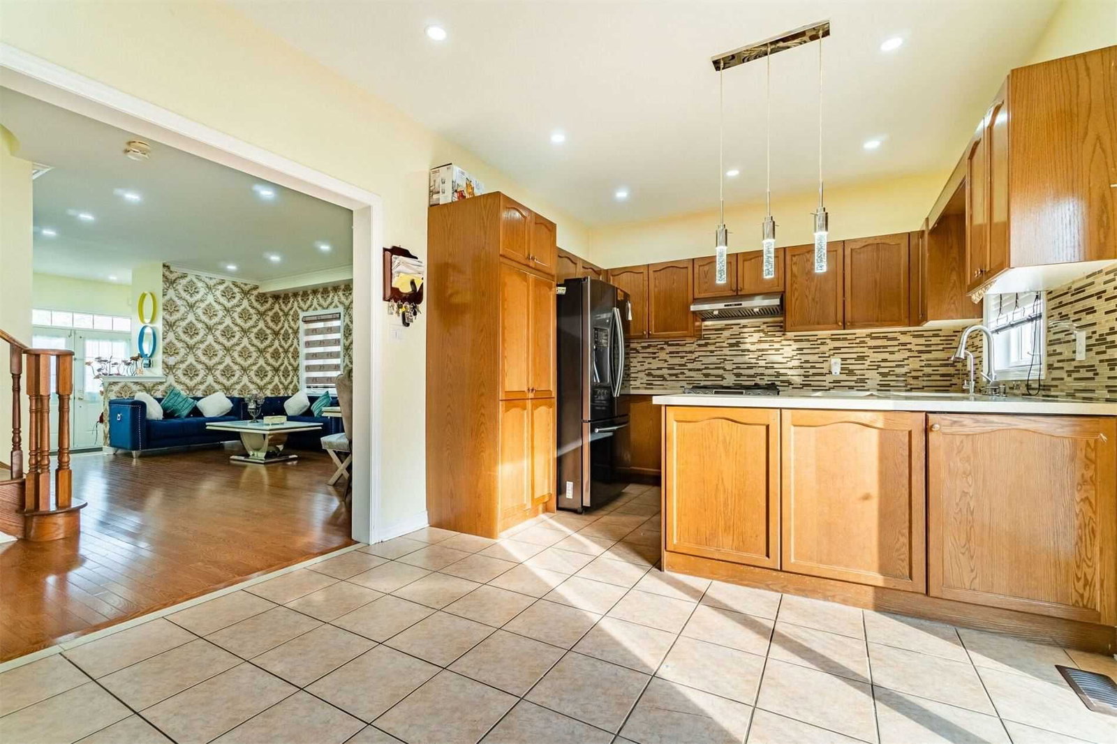 Listing Image 3