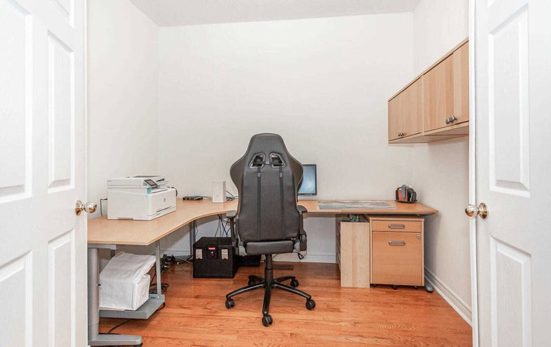 1514 Portsmouth Pl, Mississauga, L5M7W1 | Image 3