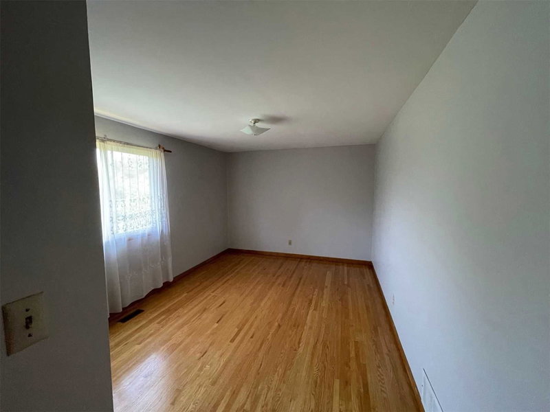 1524 Indian Grve, Mississauga, L5H2S6 | Image 3