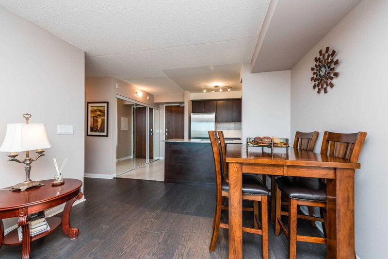 315 - 50 Via Rosedale Way, Brampton, L6R 3Z7 | Image 3