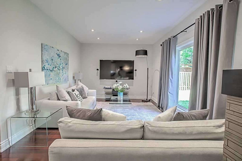 1061 Summit Ridge Dr, Oakville, L6M3K9 | Image 3