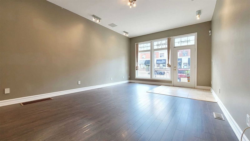 86 Lakeshore Rd W, Oakville, L6K 3A2 | Image 3