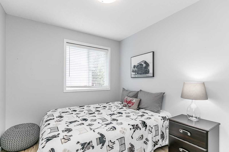 15 Settlers Rd, Orangeville, L9W 5E3 | Image 3