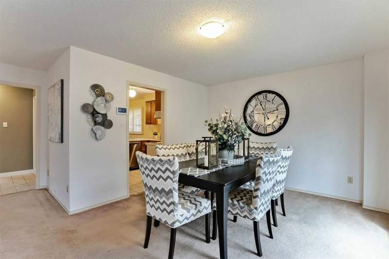 36 Windmill Blvd, Brampton, L6Y3E4 | Image 2