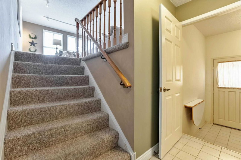 36 Windmill Blvd, Brampton, L6Y3E4 | Image 3