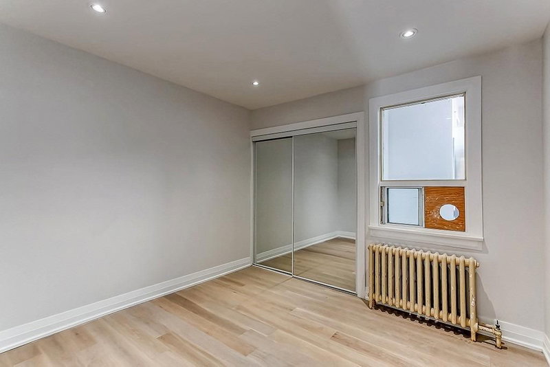 2 - 237 Lakeshore Rd E, Mississauga, L5G1G8 | Image 2