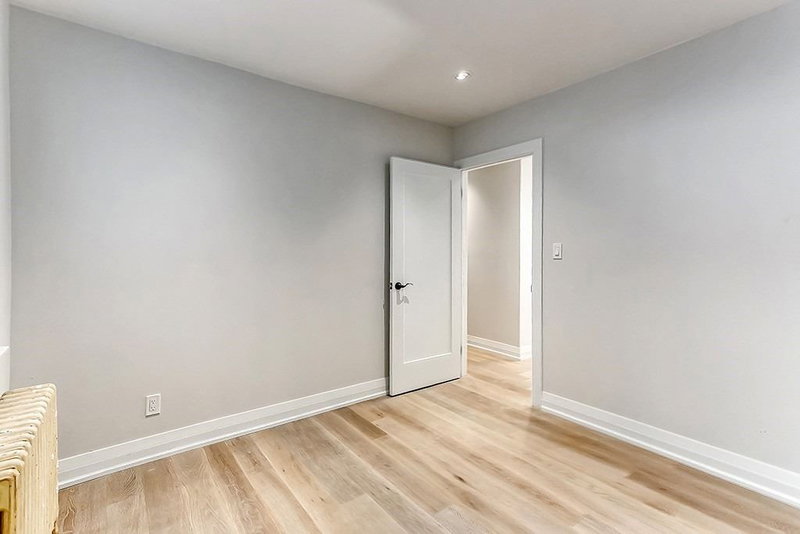 2 - 237 Lakeshore Rd E, Mississauga, L5G1G8 | Image 3