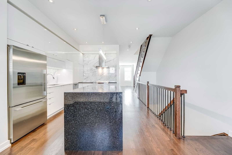 227 Huguenot Rd, Oakville, L6H 0L6 | Image 3