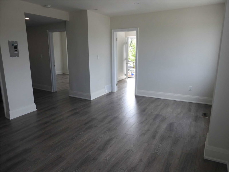 2 - 3481 Lakeshore Blvd W, Toronto, M8W1N5 | Image 2