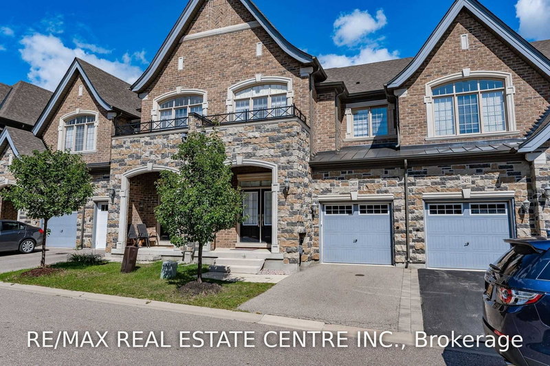 2453 Village Common, Oakville, L6M 0S2 | Image 2
