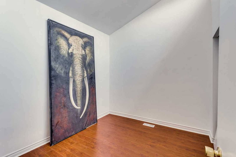 675 The Queensway, Toronto, M8Y 1K8 | Image 2