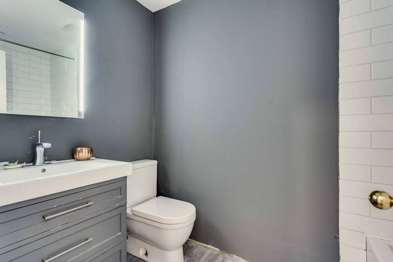 675 The Queensway, Toronto, M8Y 1K8 | Image 3