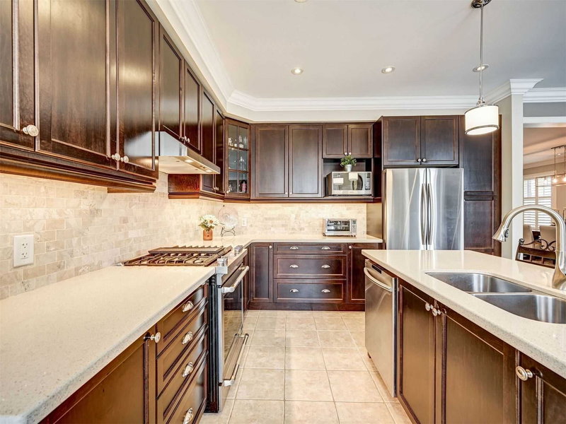 65 Paisley Green Ave, Caledon, L7C3S1 | Image 3
