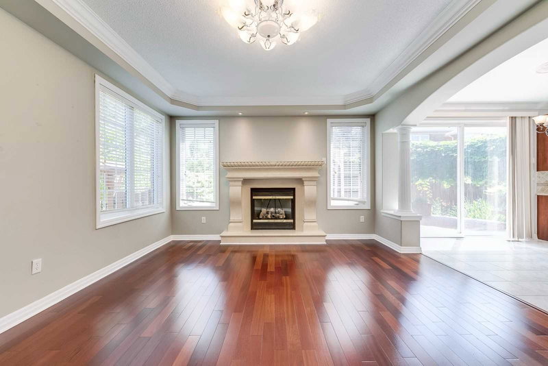 2196 Highcliffe Way, Oakville, L6M5B6 | Image 2