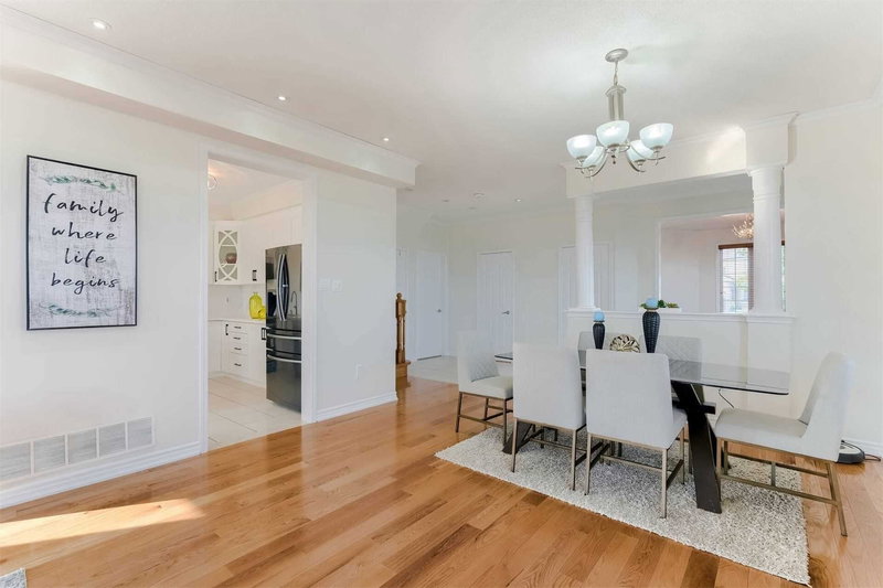 1090 Trudeau Dr, Milton, L9T 0A3 | Image 2