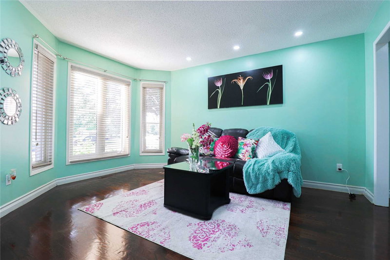 27 Beaverhall Rd, Brampton, L6X4L3 | Image 2