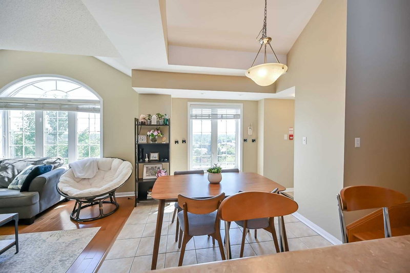 3 - 581 Dundas St W, Mississauga, L5B 0B2 | Image 3