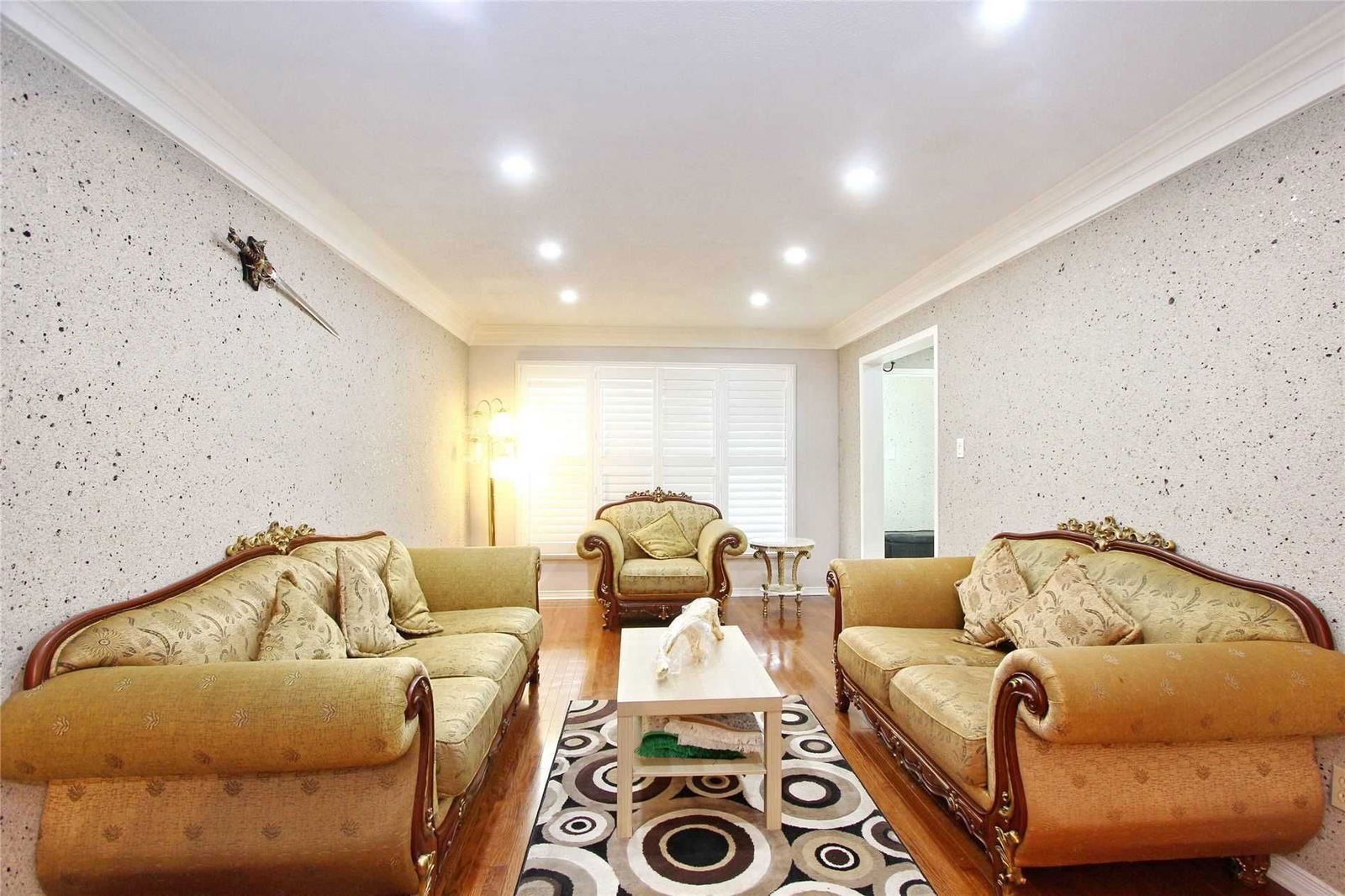 Listing photo 3
