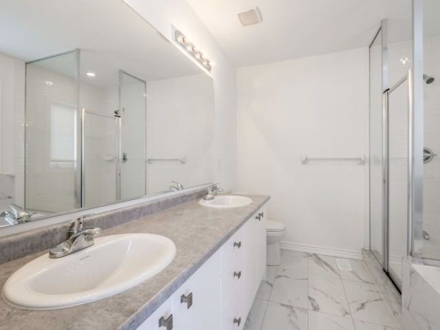 28 Faders Dr, Brampton, L7A4Y2 | Image 2