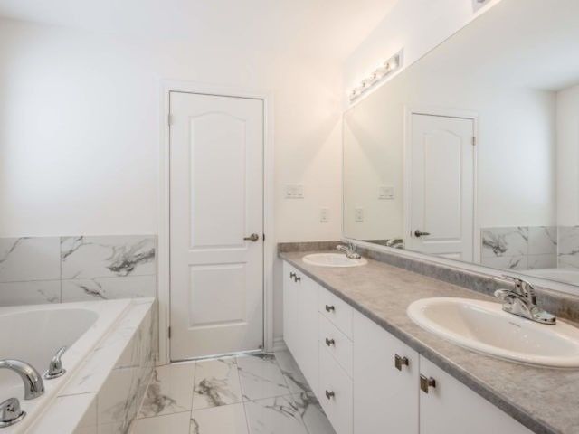 28 Faders Dr, Brampton, L7A4Y2 | Image 3