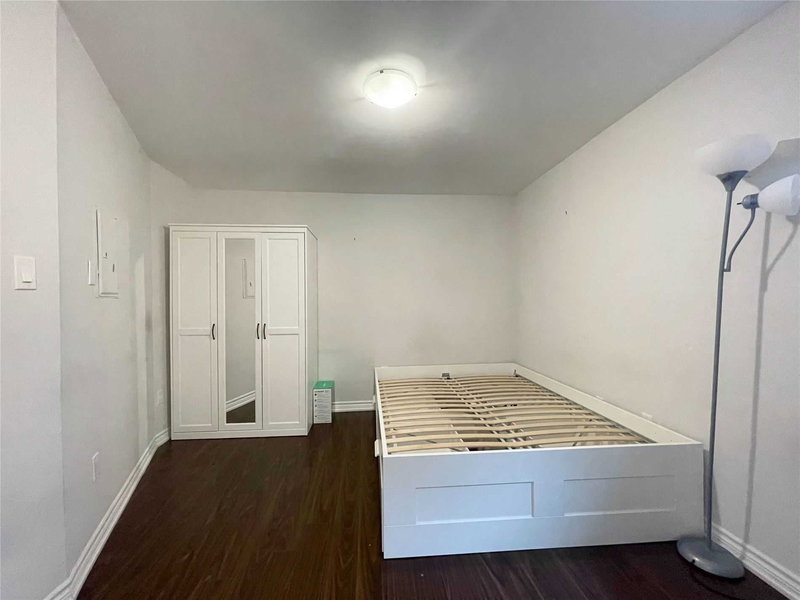 204 - 70 Melbourne Ave, Toronto, M6K1K7 | Image 3