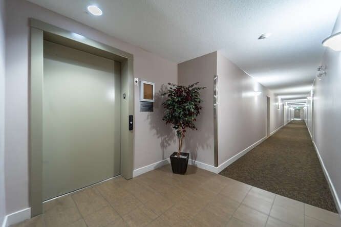 1401 - 8 Dayspring Circ, Brampton, L6P1C1 | Image 2