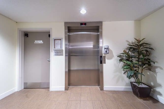 1401 - 8 Dayspring Circ, Brampton, L6P1C1 | Image 3