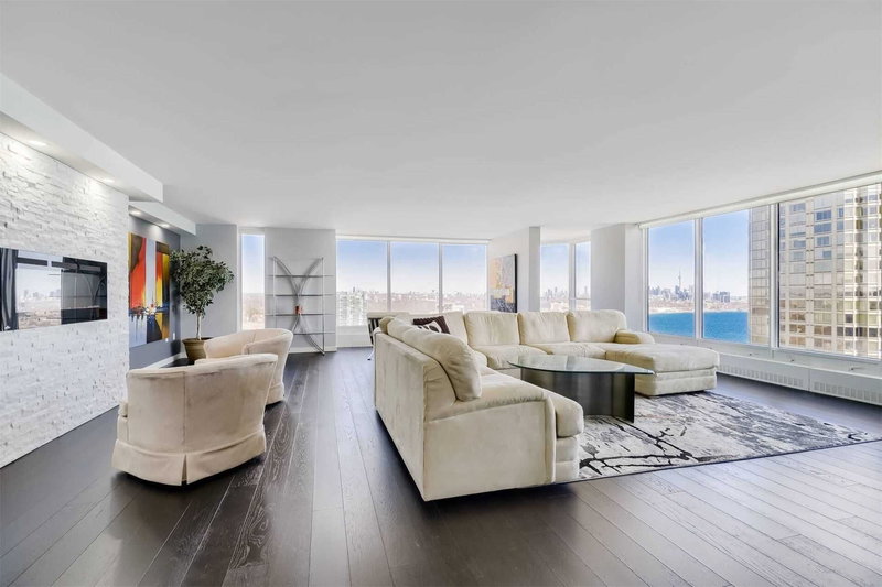 3305 - 2045 Lake Shore Blvd W, Toronto, M8V2Z6 | Image 3