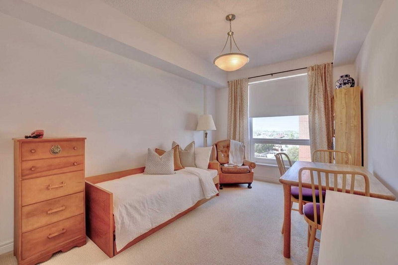 507 - 40 Old Mill Rd, Oakville, L6J7W2 | Image 3