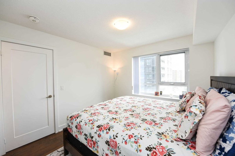 807 - 7 Mabelle Ave, Toronto, M9A 0C9 | Image 2
