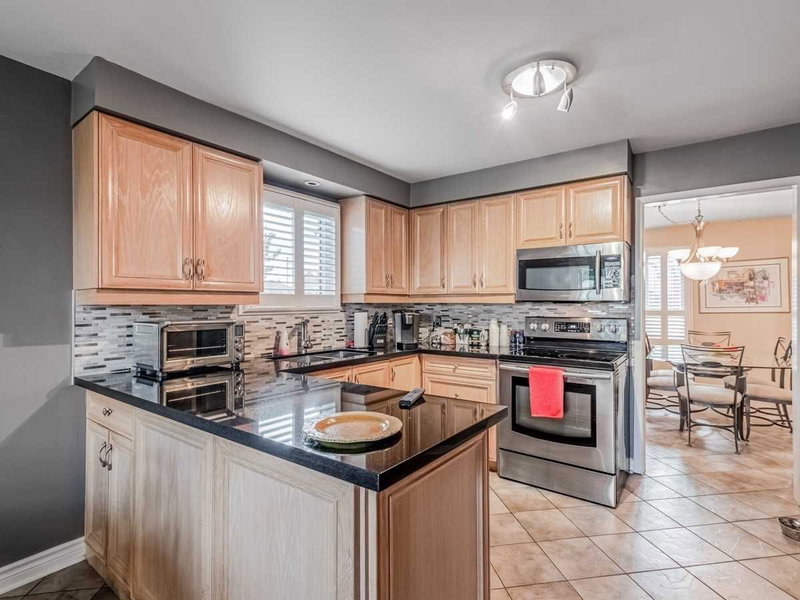 4049 Teakwood Dr, Mississauga, L5C3L2 | Image 2