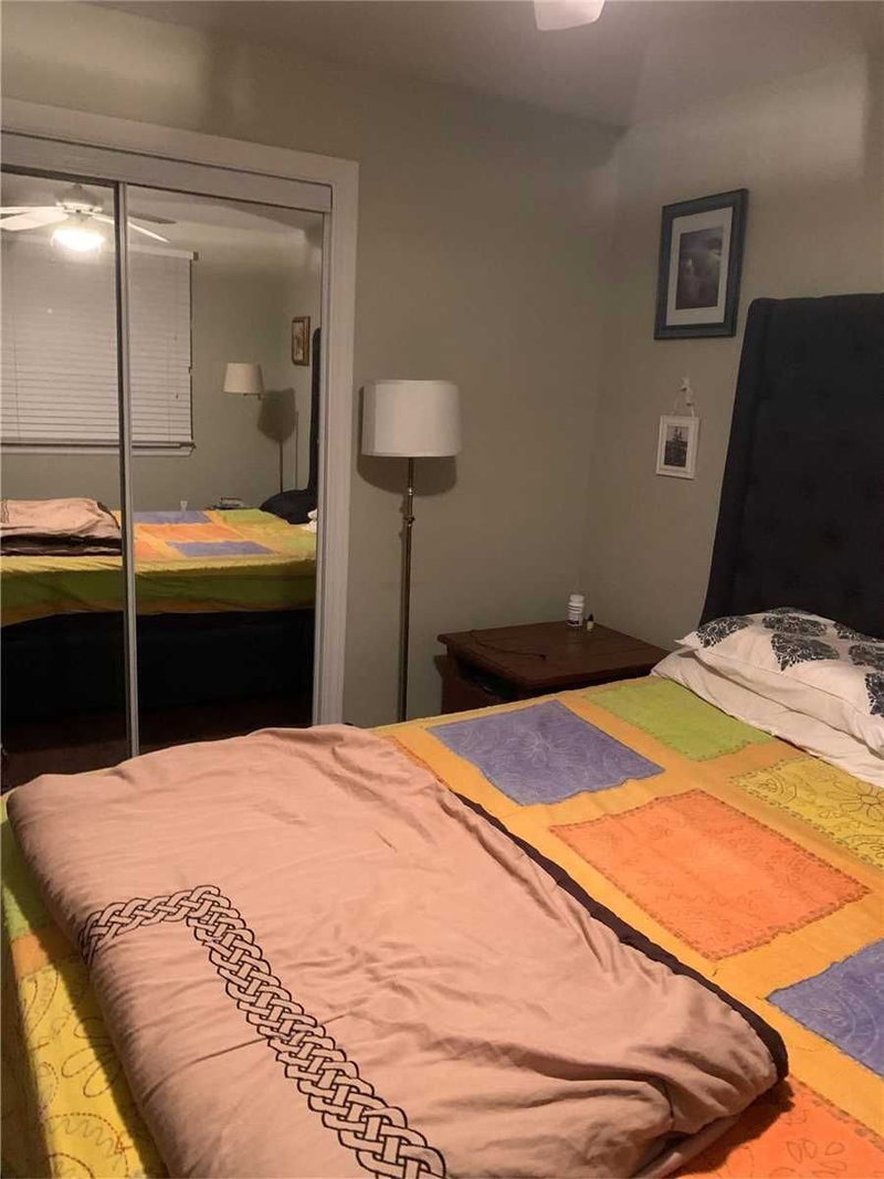 270 Town House Cres, Brampton, L6W 3C7 | Image 3