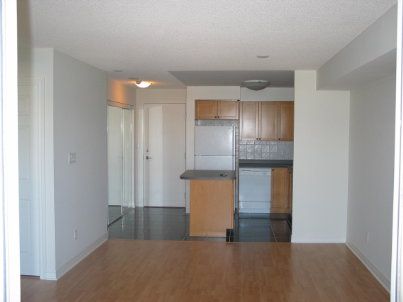 1005 - 3880 Duke Of York Blvd, Mississauga, L5B4M7 | Image 3