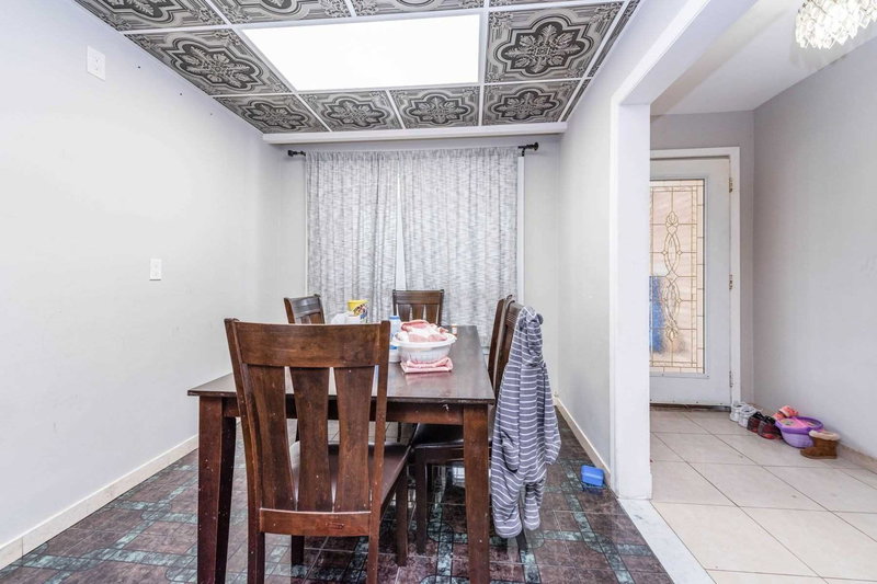 213 Grandravine Dr, Toronto, M3J1B9 | Image 3